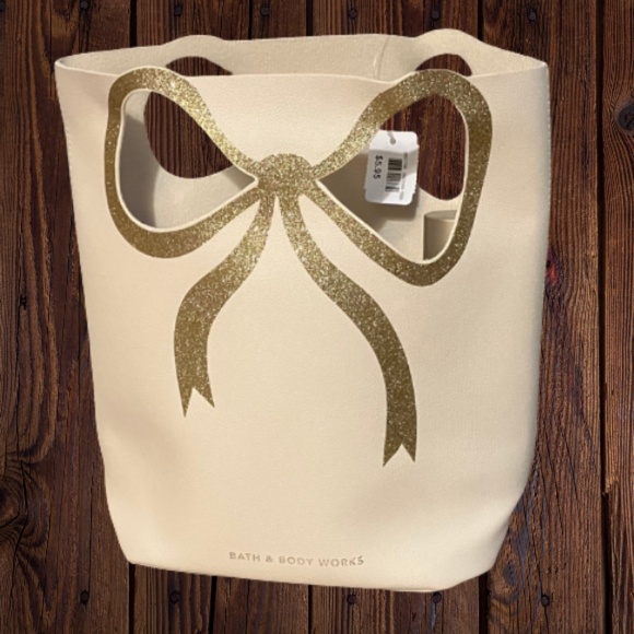 Lavender Vanilla Set of 3 Full Size Bath & Body Works Plus Decorative Bag - Picture 3 of 3